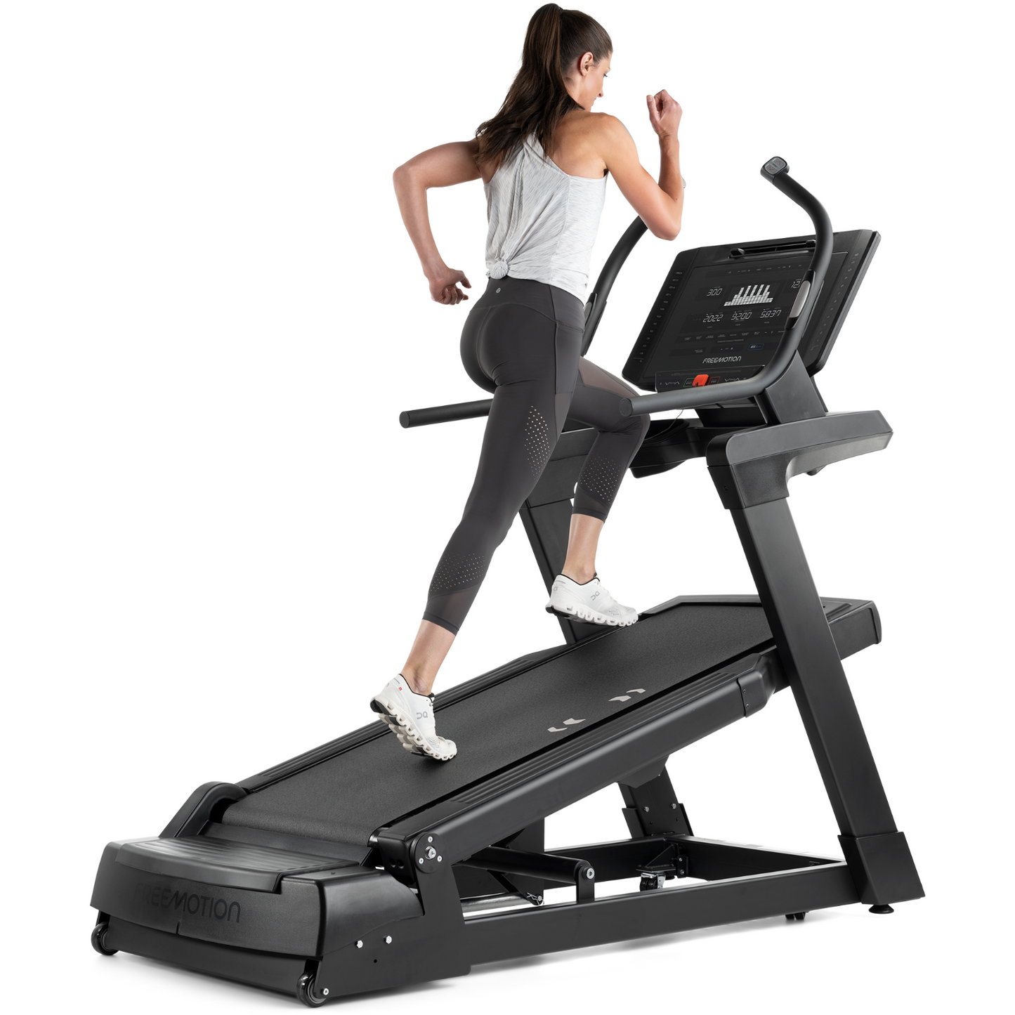 FreeMotion Commercial i10.9b Incline Trainer