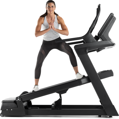 FreeMotion Commercial i10.9b Incline Trainer