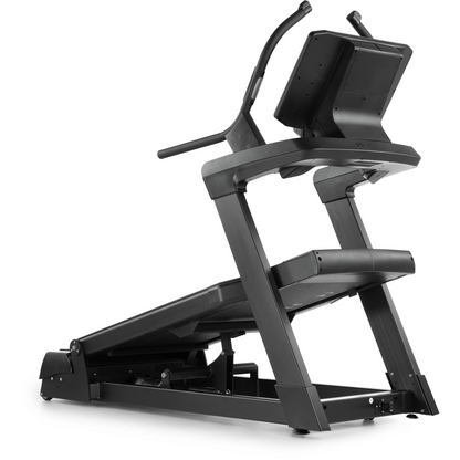 FreeMotion Commercial i10.9b Incline Trainer