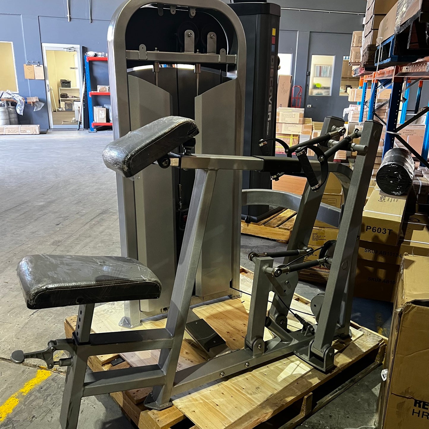 Muscle Motion XRM21015 Commercial Seated Row Rear Delt ex demo