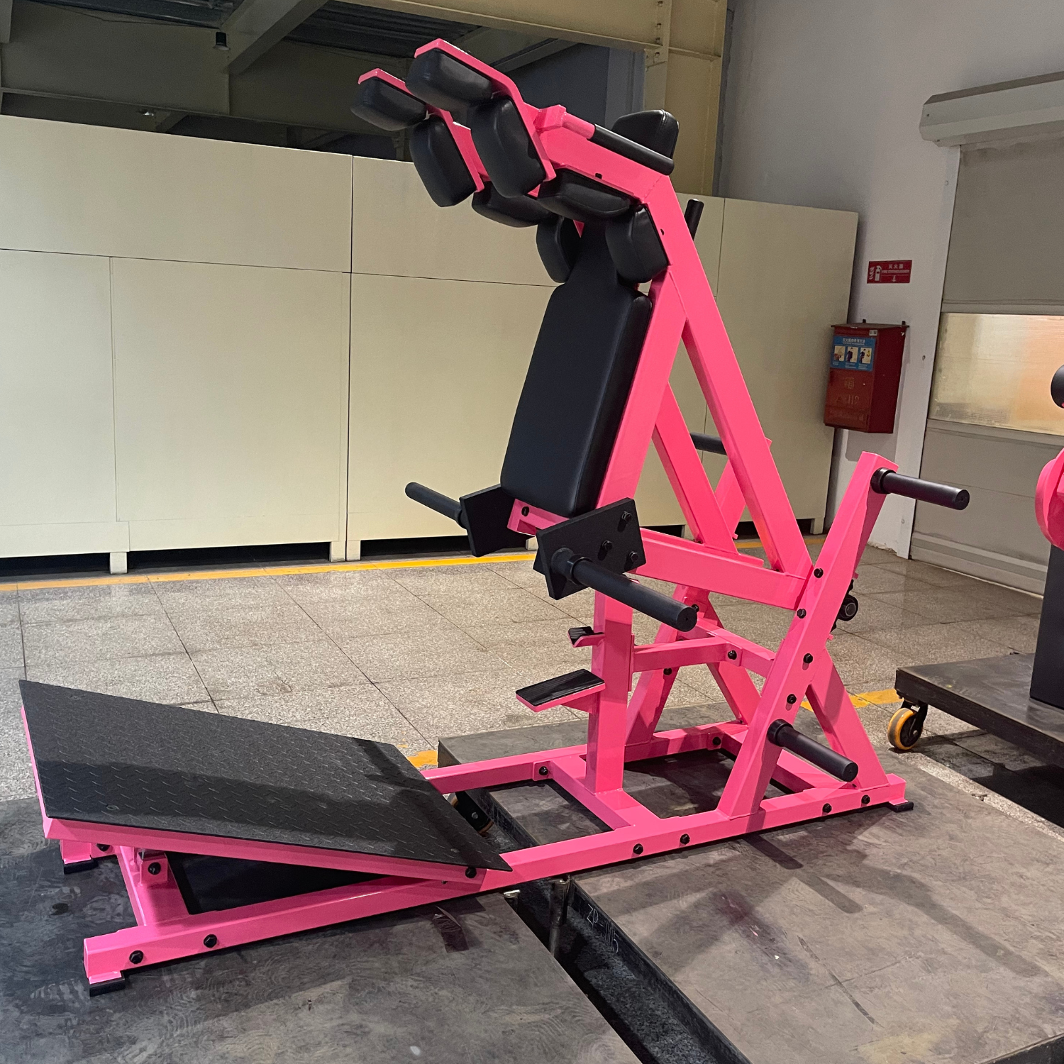 RMC V Squat - Plate Loaded - VOLTZ Series – Gym Direct